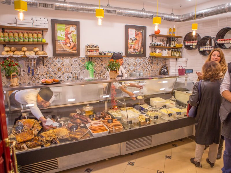 Prodavac u delikatesnoj radnji na Dorćolu